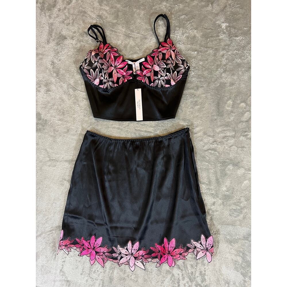Victoria Secret’s Teddy Lingerie Women’s small Black Pink Satin 2 piece PJs Set